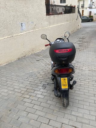 Derbi Predator Scooter Negra y Roja
