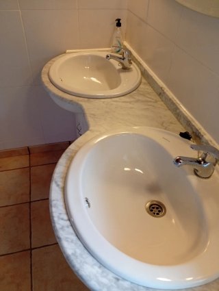 Mueble de baño doble con lavabos