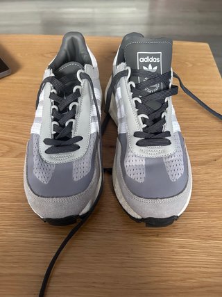 Zapatillas Adidas Gris y Blanco Mujer