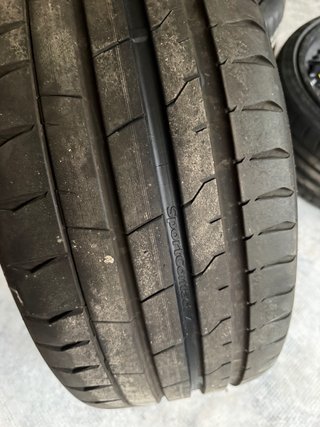 Llantas 21 Ferrari con Neumáticos