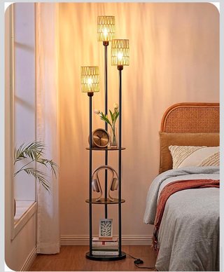 Lampada da terra vintage con ripiani