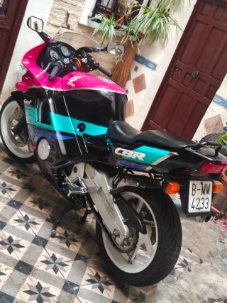 Honda CBR 600 F2 Benetton Impecable