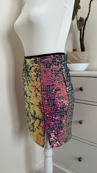 Minifalda Guess lentejuelas iridiscentes T.XS
