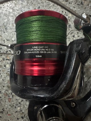 Caña de pescar con carrete