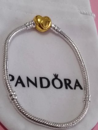 Pulsera Pandora Moments cierre corazón