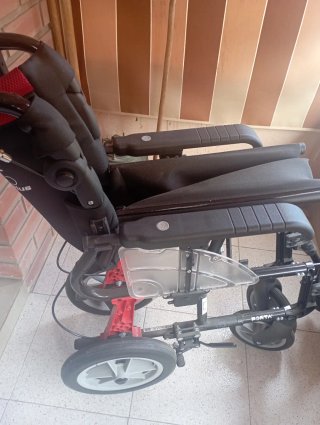 Silla de ruedas plegable