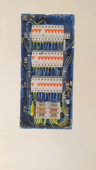 Electricista, Instalaciones y reparaciones