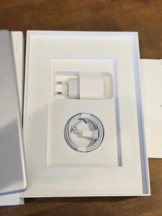 IPAD 9TH GEN 256GB WIFI PLATA 85% BATERIA