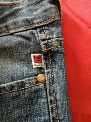 Pantaloni tre quarti jeans