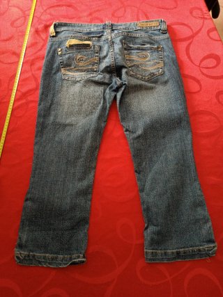 Pantaloni tre quarti jeans