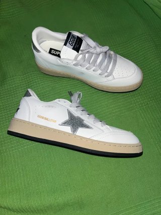 Golden Goose GGDB Zapatillas Blancas y Plateadas