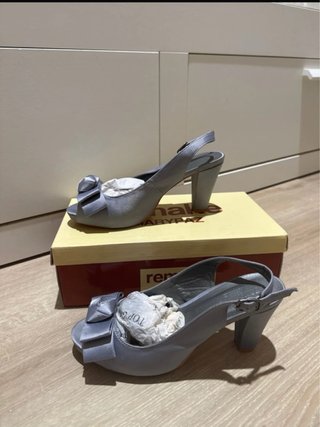 Zapatos de fiesta plateado/grises de tacón