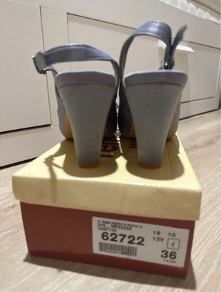 Zapatos de fiesta plateado/grises de tacón