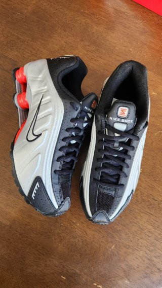 Nike Shox R4