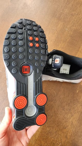 Nike Shox R4