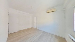 Piso en venta en Valdeacederas en Madrid
