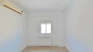 Piso en venta en Valdeacederas en Madrid