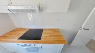 Piso en venta en Valdeacederas en Madrid