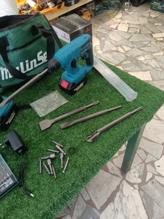 2 Utensili a Batteria + Punte e Scalpelli
