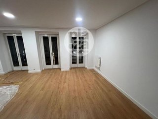 Piso en venta en Plaza España - Villa Pilar - Reyes Católicos - Vadillos en Burgos