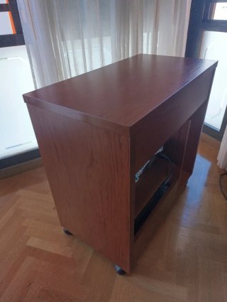Tavolo multiuso con ruote