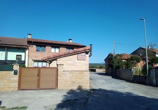 Chalet en venta en Medina de Pomar