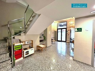Local comercial en alquiler en La Goleta - San Felipe Neri en Málaga