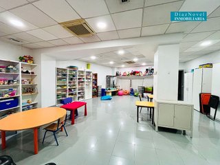 Local comercial en alquiler en La Goleta - San Felipe Neri en Málaga