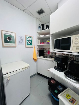 Local comercial en alquiler en La Goleta - San Felipe Neri en Málaga