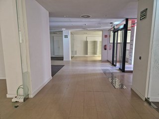 Local comercial en alquiler en Centro en Torrelavega
