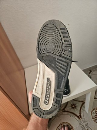 Jordan Legacy 312 Oro Negro Talla 47.5