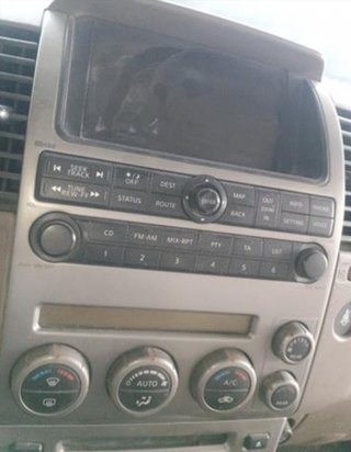 Radio navegador Nissan Navara D40