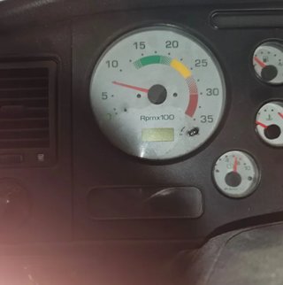 Nissan Atleon 2003