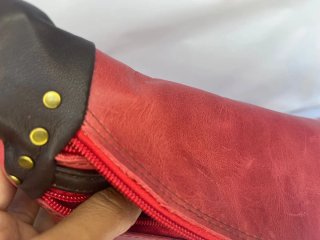 Riñonera de piel vacuno roja