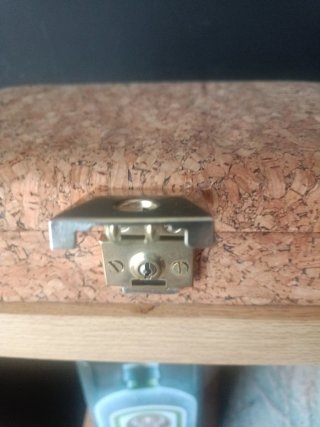 Joyero de corcho con compartimentos