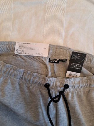 Pantalón corto deportivo