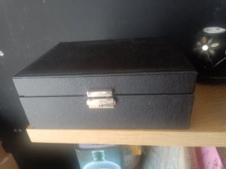 Caja joyero dos alturas beige y negro con llave