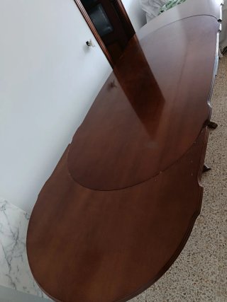 Mesa de comedor y 6 sillas de madera