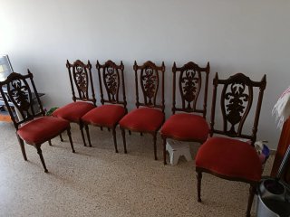 Mesa de comedor y 6 sillas de madera