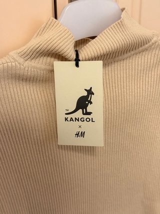 Jersey Kangol cuello alto beige
