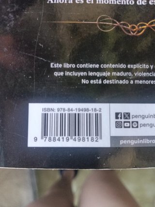 La Prisionera de Oro. una Jaula Dorada Sigue Si...