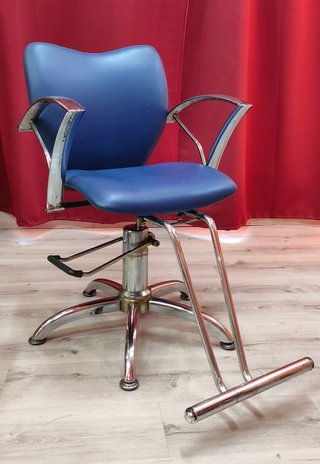 Sillón Peluquería con reposapiés