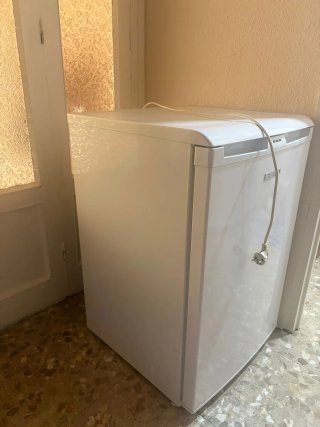 Congelador Beko blanco tres departamentos