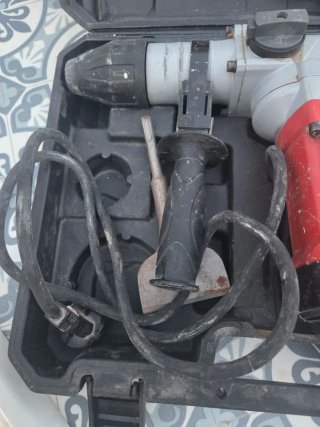 Martillo percutor con accesorios