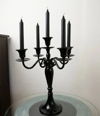 Elegante Candelabro Negro de Metal
