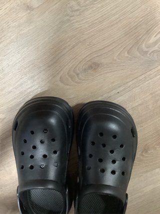 Crocs Shein Negros Talla 40-41