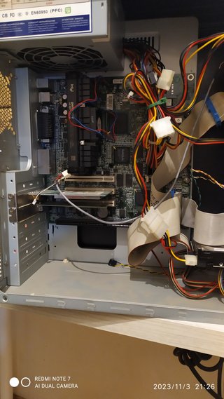PC Pentium II 233. Retro. Funcional