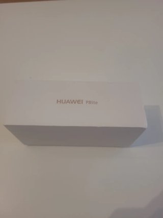 Huawei P8 Lite Caja y Teléfono