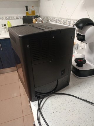 Cafetera Delonghi Magnifica Negra