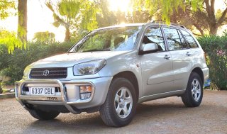 TOYOTA RAV4